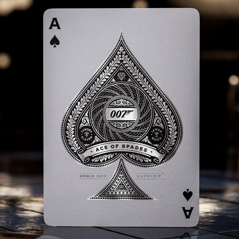 Baralho James Bond 007 Edição Silver by Theory11 - Mercado de Luxo - O Maior E-Commerce de Bens, Produtos e Serviços de Luxo do Brasil.