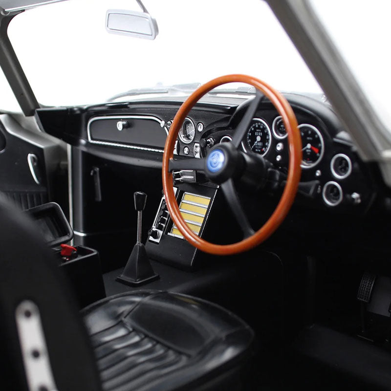 Réplica Aston Martin DB5 com Dispositivos James Bond 007 No Time
