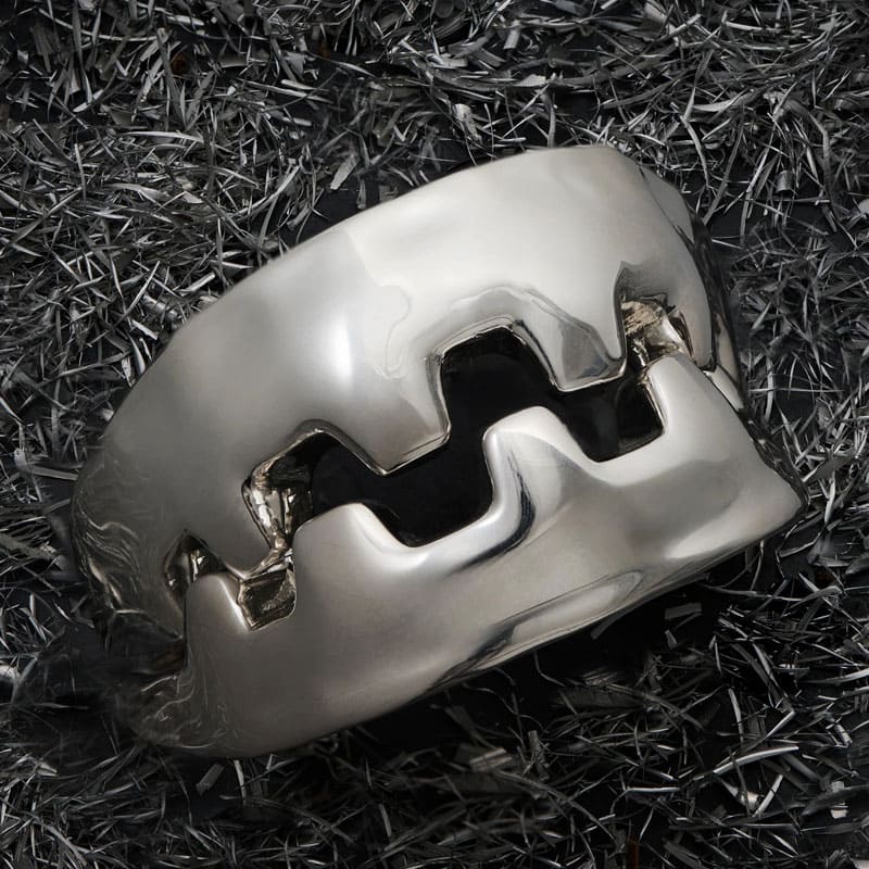 Peso de Papel James Bond 007 The Spy Who Loved Me 1977 Vilão Jaws Teeth Silver-Plated Edição Limitada - Mercado de Luxo - O Maior E-Commerce de Bens, Produtos e Serviços de Luxo do Brasil.