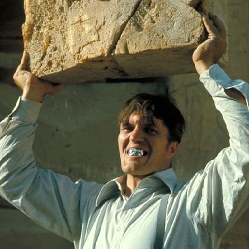 Peso de Papel James Bond 007 The Spy Who Loved Me 1977 Vilão Jaws Teeth Silver-Plated Edição Limitada - Mercado de Luxo - O Maior E-Commerce de Bens, Produtos e Serviços de Luxo do Brasil.