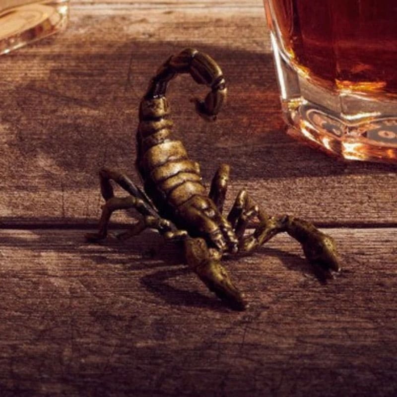 Copo Scorpion Calis Beach Bar James Bond 007 Skyfall - Mercado de Luxo - O Maior E-Commerce de Bens, Produtos e Serviços de Luxo do Brasil.