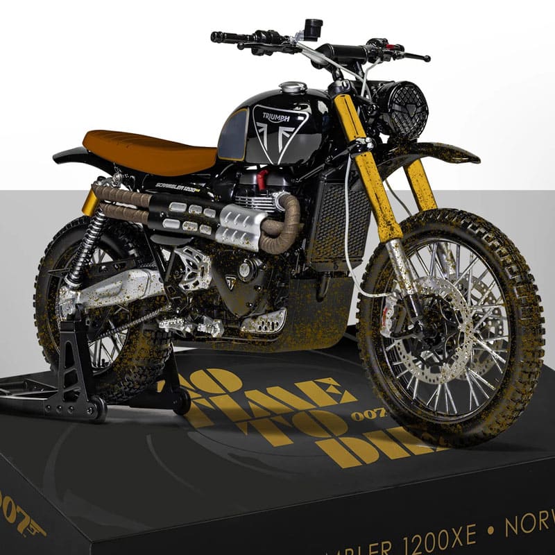 Réplica Moto Triumph Scrambler 1200XE James Bond 007 No Time To Die Escala 1:12 by Corgi - Mercado de Luxo - O Maior E-Commerce de Bens, Produtos e Serviços de Luxo do Brasil.