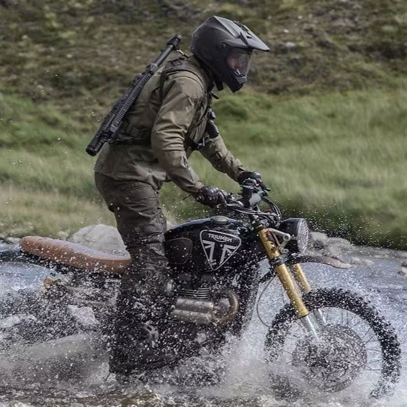 Réplica Moto Triumph Scrambler 1200XE James Bond 007 No Time To Die Escala 1:12 by Corgi - Mercado de Luxo - O Maior E-Commerce de Bens, Produtos e Serviços de Luxo do Brasil.