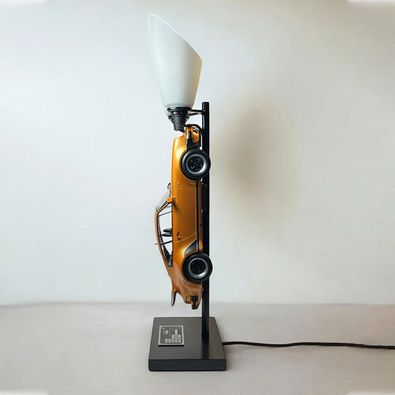 Luminária Edição Limitada Porsche 930 Turbo Coupé - Laranja Metálico Escala 1:12 - Mercado de Luxo - O Maior E-Commerce de Bens, Produtos e Serviços de Luxo do Brasil.