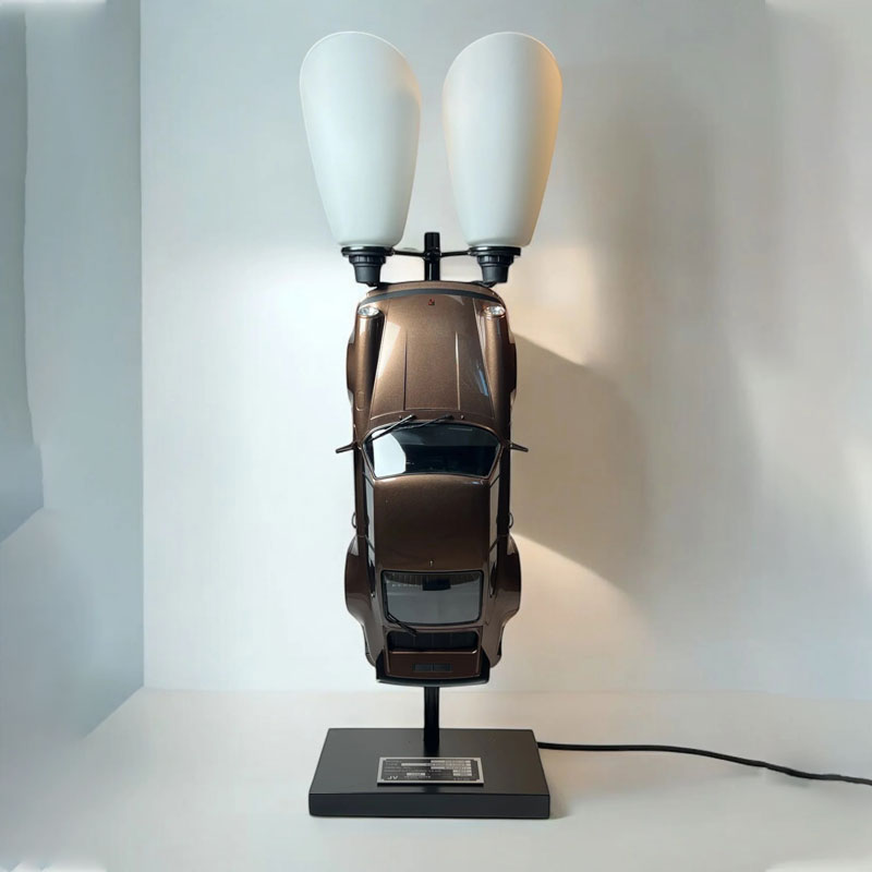 Luminária Edição Limitada Porsche 930 Turbo Coupé - Bronze Metálico Escala 1:12 - Mercado de Luxo - O Maior E-Commerce de Bens, Produtos e Serviços de Luxo do Brasil.