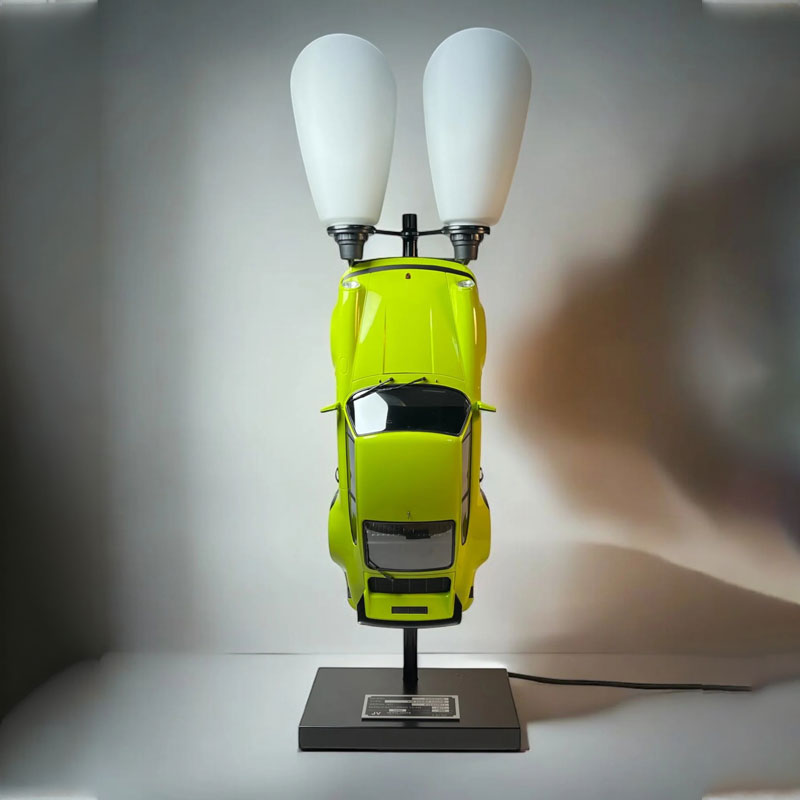 Luminária Edição Limitada Porsche 930 Turbo Coupé - Verde Bétula Escala 1:12 - Mercado de Luxo - O Maior E-Commerce de Bens, Produtos e Serviços de Luxo do Brasil.