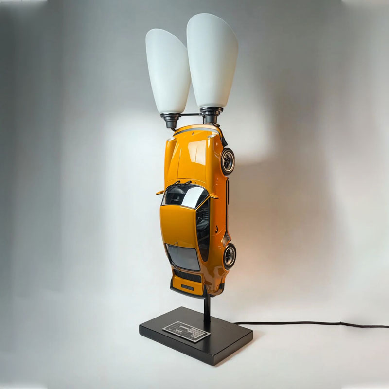 Luminária Edição Limitada Porsche 930 Turbo Coupé - Laranja Continental Escala 1:12 - Mercado de Luxo - O Maior E-Commerce de Bens, Produtos e Serviços de Luxo do Brasil.