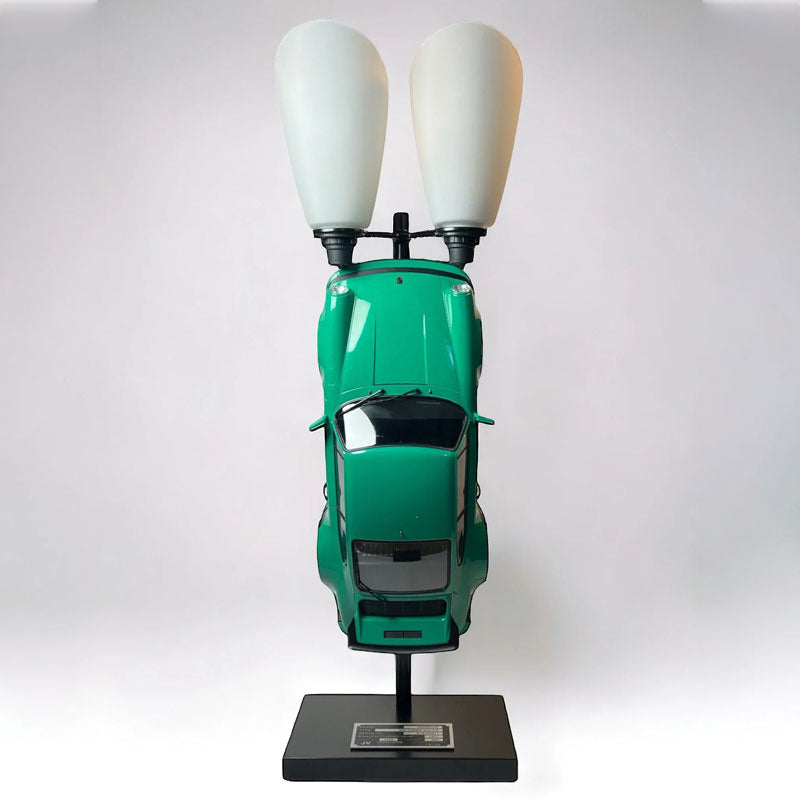 Luminária Edição Limitada Porsche 930 Turbo Coupé - Verde Speedway Escala 1:12 - Mercado de Luxo - O Maior E-Commerce de Bens, Produtos e Serviços de Luxo do Brasil.