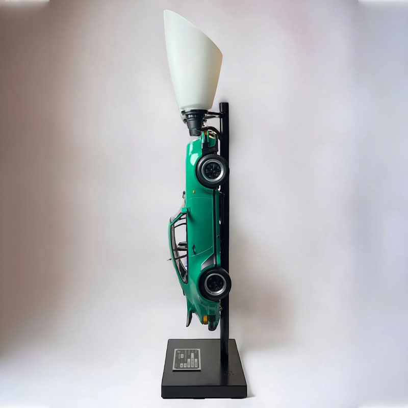 Luminária Edição Limitada Porsche 930 Turbo Coupé - Verde Speedway Escala 1:12 - Mercado de Luxo - O Maior E-Commerce de Bens, Produtos e Serviços de Luxo do Brasil.