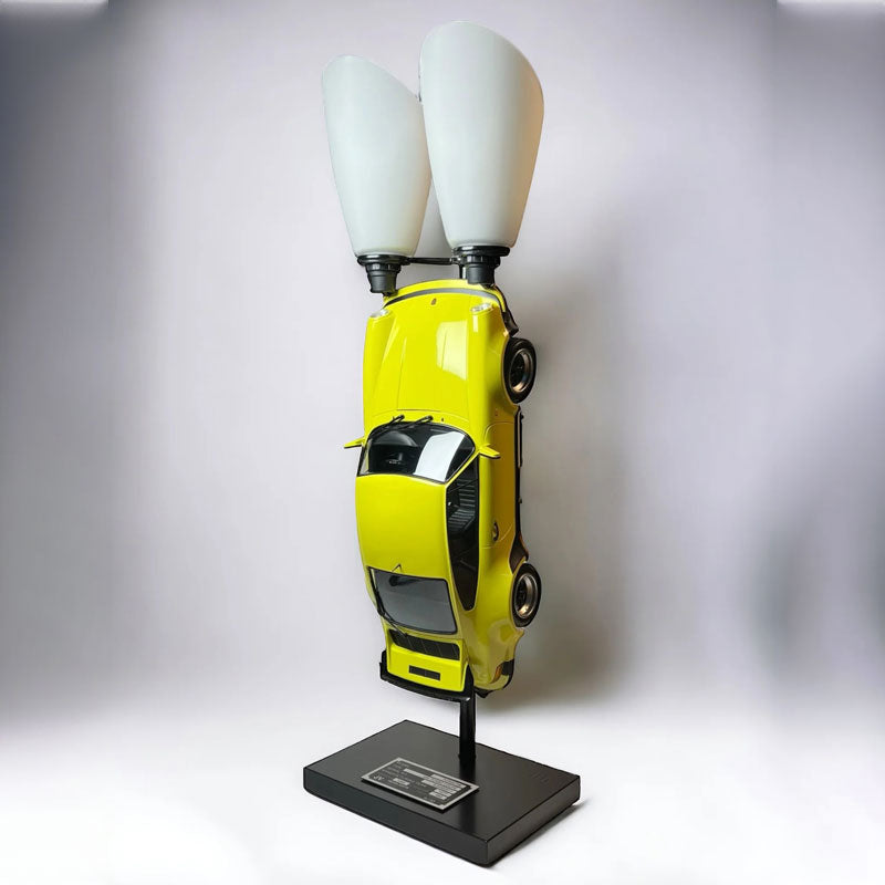 Luminária Edição Limitada Porsche 930 Turbo Coupé - Amarelo Racing Escala 1:12 - Mercado de Luxo - O Maior E-Commerce de Bens, Produtos e Serviços de Luxo do Brasil.