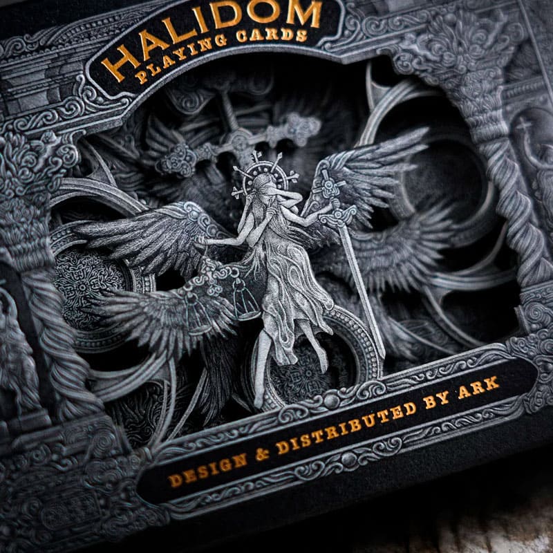 Baralho Edição Limitada Halidom Silver Sacred 2 Unidades - Prata e Preto - Mercado de Luxo - O Maior E-Commerce de Bens, Produtos e Serviços de Luxo do Brasil.