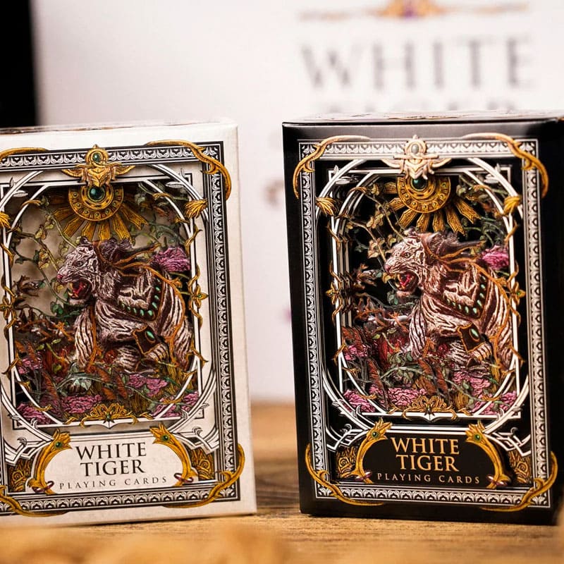 Baralho Edição Limitada White Tiger Classic 2 Unidades - Preto e Branco - Mercado de Luxo - O Maior E-Commerce de Bens, Produtos e Serviços de Luxo do Brasil.