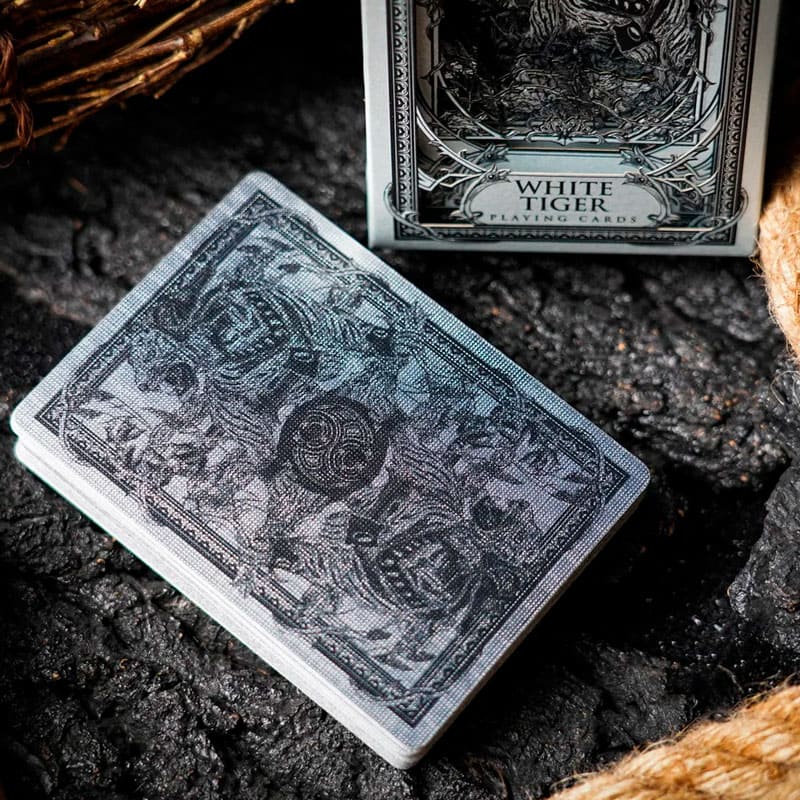 Baralho Edição Limitada White Tiger Black Gold 2 Unidades - Prata e Dourado - Mercado de Luxo - O Maior E-Commerce de Bens, Produtos e Serviços de Luxo do Brasil.