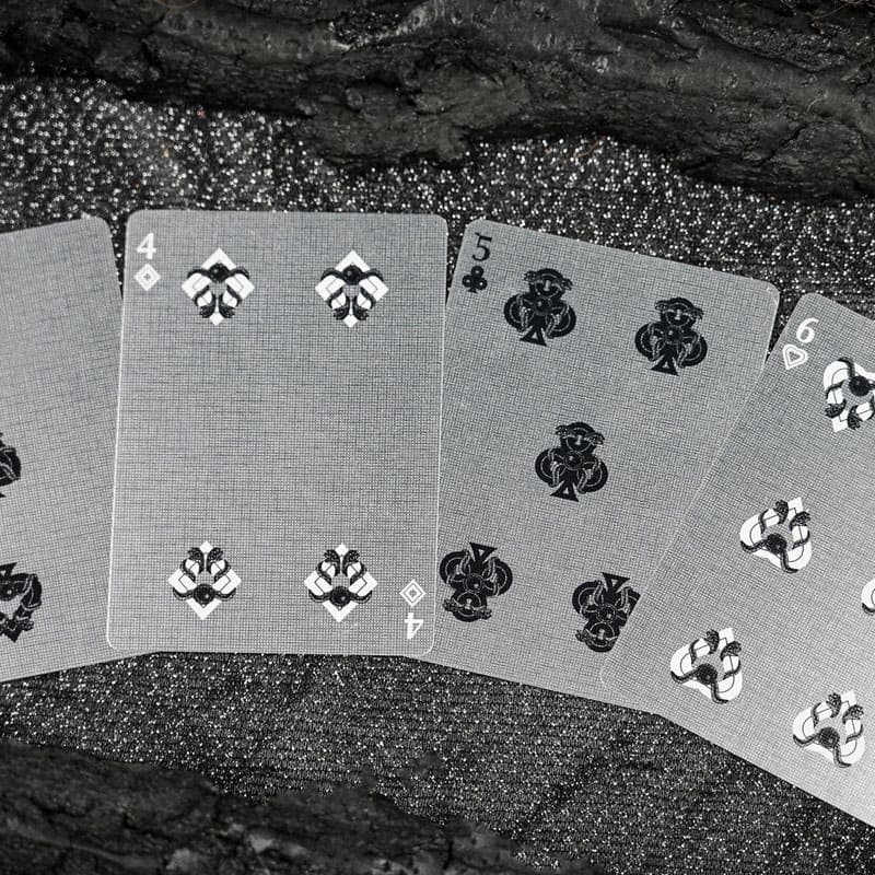 Baralho Edição Limitada Vermilion Bird Black Gold 2 Unidades - Prata e Dourado - Mercado de Luxo - O Maior E-Commerce de Bens, Produtos e Serviços de Luxo do Brasil.