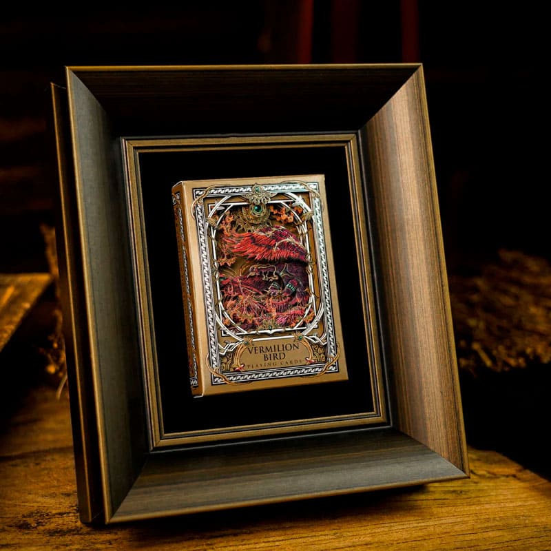 Baralho Edição Limitada Vermilion Bird Frame 1 Unidade - Coffee Com o Quadro - Mercado de Luxo - O Maior E-Commerce de Bens, Produtos e Serviços de Luxo do Brasil.