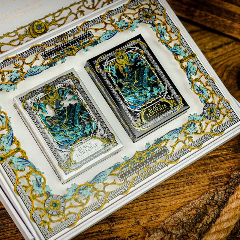 Baralho Edição Limitada Black Tortoise Classic 2 Unidades - Preto e Branco - Mercado de Luxo - O Maior E-Commerce de Bens, Produtos e Serviços de Luxo do Brasil.