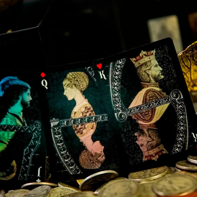 Baralho Edição Limitada Kingdom Black Pearl 2 Unidades - Preto Pérola e Branco Pérola - Mercado de Luxo - O Maior E-Commerce de Bens, Produtos e Serviços de Luxo do Brasil.