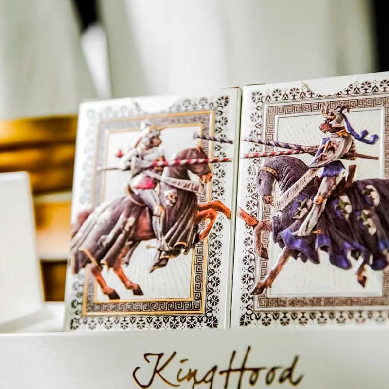 Baralho Edição Limitada Kinghood Classic 2 Unidades - Prata e Dourado - Mercado de Luxo - O Maior E-Commerce de Bens, Produtos e Serviços de Luxo do Brasil.