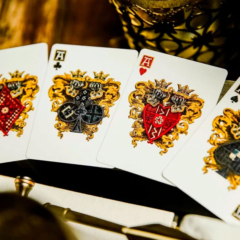 Baralho Edição Limitada Kinghood Classic 2 Unidades - Prata e Dourado - Mercado de Luxo - O Maior E-Commerce de Bens, Produtos e Serviços de Luxo do Brasil.