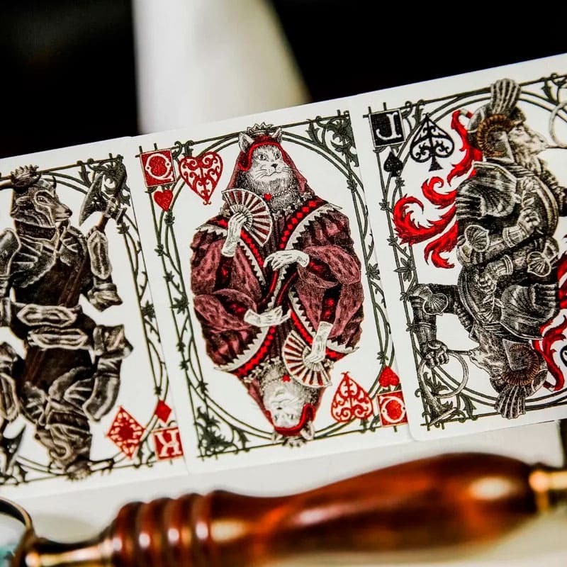 Baralho Edição Limitada Kinghood Classic 2 Unidades - Prata e Dourado - Mercado de Luxo - O Maior E-Commerce de Bens, Produtos e Serviços de Luxo do Brasil.