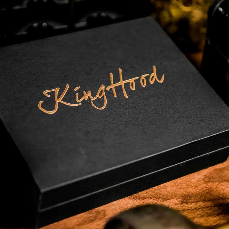 Baralho Edição Limitada Kinghood Black Pearl 2 Unidades - Preto Pérola e Branco Pérola - Mercado de Luxo - O Maior E-Commerce de Bens, Produtos e Serviços de Luxo do Brasil.