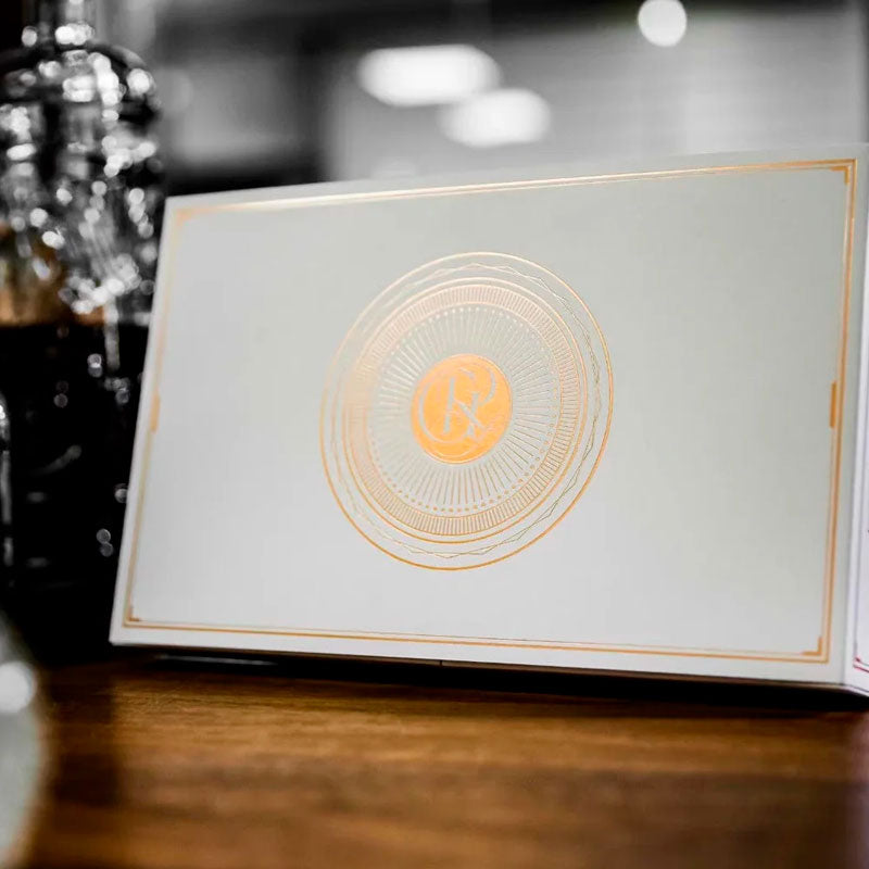 Baralho Edição Limitada College White 2 Unidades - Preto e Branco Gelo - Mercado de Luxo - O Maior E-Commerce de Bens, Produtos e Serviços de Luxo do Brasil.