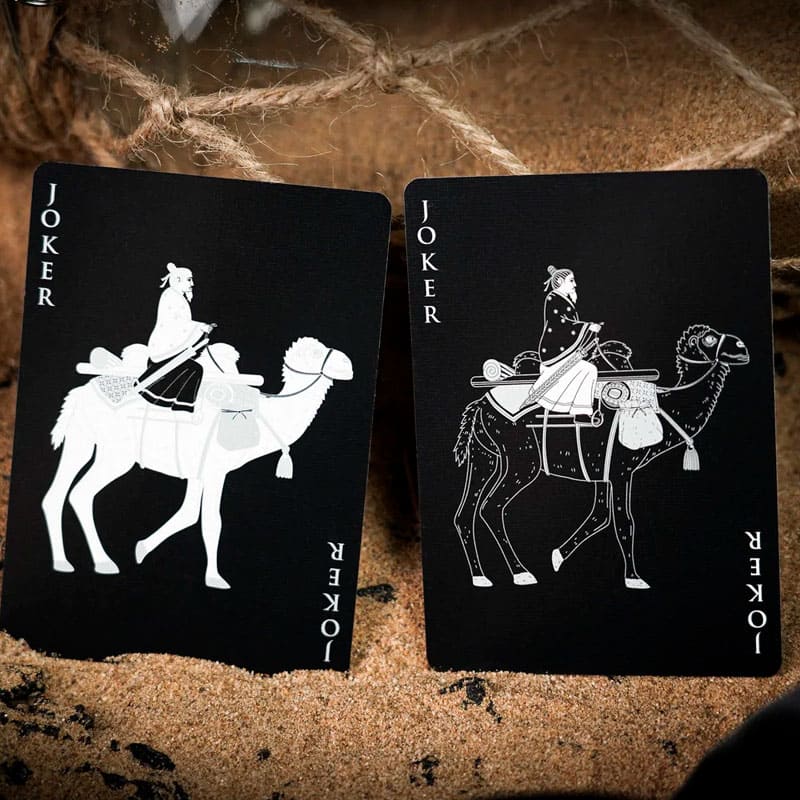 Baralho Edição Limitada Silk Black 2 Unidades - Preto e Branco - Mercado de Luxo - O Maior E-Commerce de Bens, Produtos e Serviços de Luxo do Brasil.