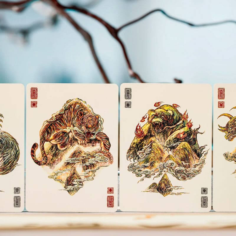 Baralho Edição Limitada Shanhai V2 Standard 1 Unidade - Branco - Mercado de Luxo - O Maior E-Commerce de Bens, Produtos e Serviços de Luxo do Brasil.