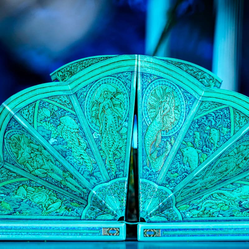 Baralho Edição Limitada Atlantis Artist Box 2 Unidades - Azul e Dourado - Mercado de Luxo - O Maior E-Commerce de Bens, Produtos e Serviços de Luxo do Brasil.