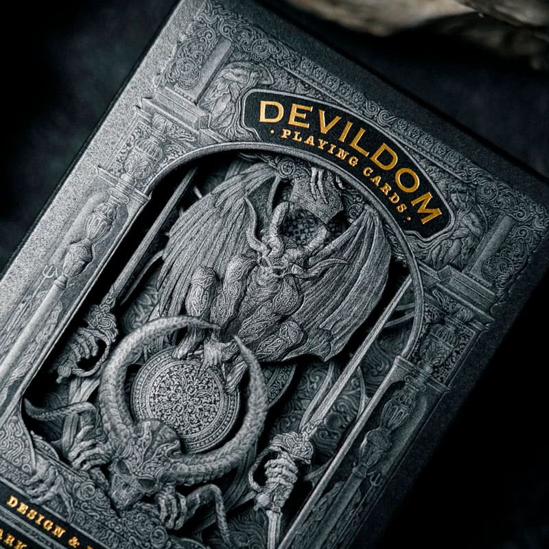 Baralho Edição Limitada Devildom Dark Evil 2 Unidades - Prata e Preto - Mercado de Luxo - O Maior E-Commerce de Bens, Produtos e Serviços de Luxo do Brasil.