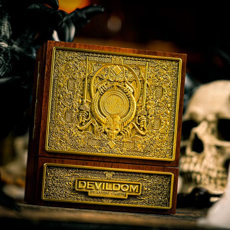 Baralho Edição Limitada Devildom Deluxe Walnut Box 1 Unidade - Dourado - Mercado de Luxo - O Maior E-Commerce de Bens, Produtos e Serviços de Luxo do Brasil.
