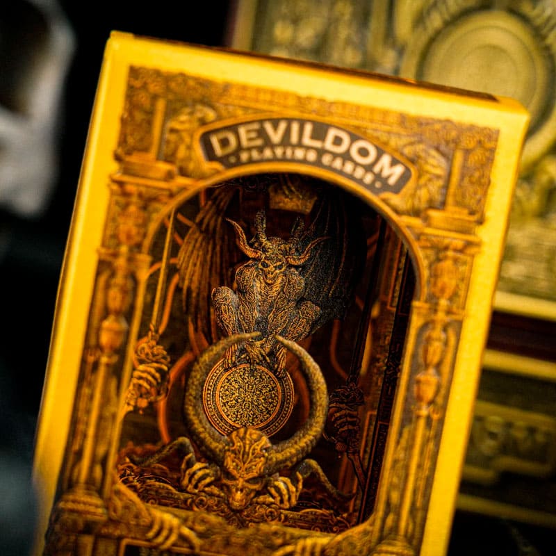Baralho Edição Limitada Devildom Deluxe Walnut Box 1 Unidade - Dourado - Mercado de Luxo - O Maior E-Commerce de Bens, Produtos e Serviços de Luxo do Brasil.