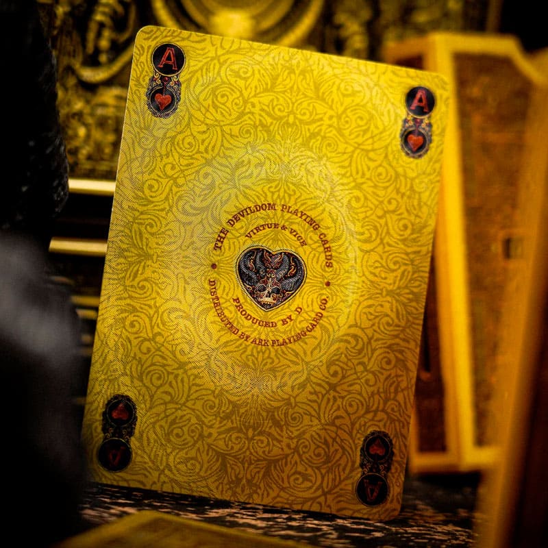 Baralho Edição Limitada Devildom Deluxe Walnut Box 1 Unidade - Dourado - Mercado de Luxo - O Maior E-Commerce de Bens, Produtos e Serviços de Luxo do Brasil.