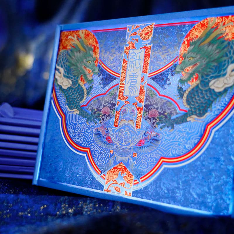 Baralho Edição Limitada Kite Artist Box 2 Unidades - Dourado e Azul - Mercado de Luxo - O Maior E-Commerce de Bens, Produtos e Serviços de Luxo do Brasil.