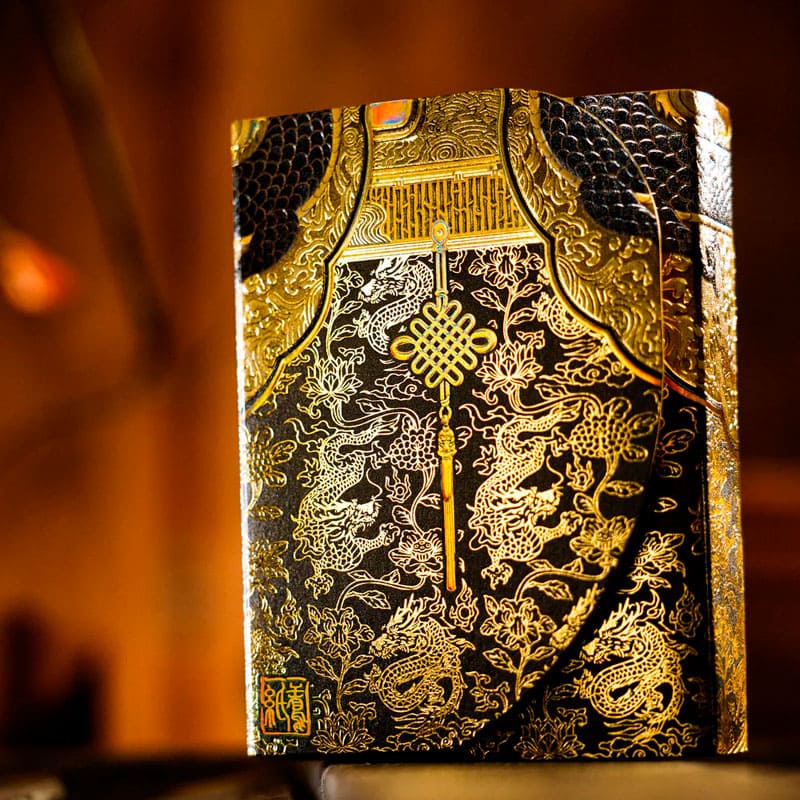 Baralho Edição Limitada Kite Collection Walnut Box 1 Unidade - Dourado - Mercado de Luxo - O Maior E-Commerce de Bens, Produtos e Serviços de Luxo do Brasil.