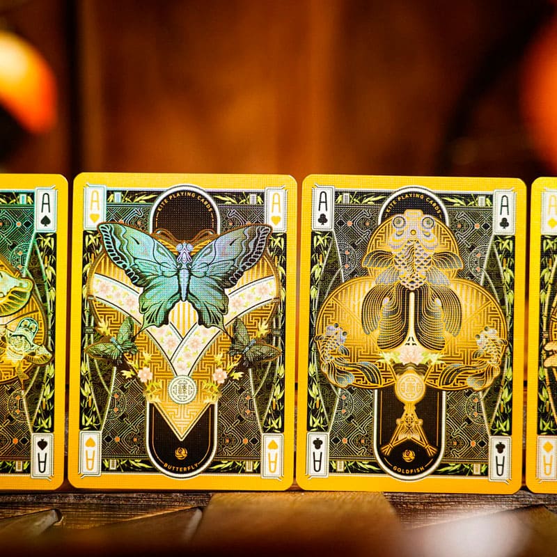 Baralho Edição Limitada Kite Collection Walnut Box 1 Unidade - Dourado - Mercado de Luxo - O Maior E-Commerce de Bens, Produtos e Serviços de Luxo do Brasil.