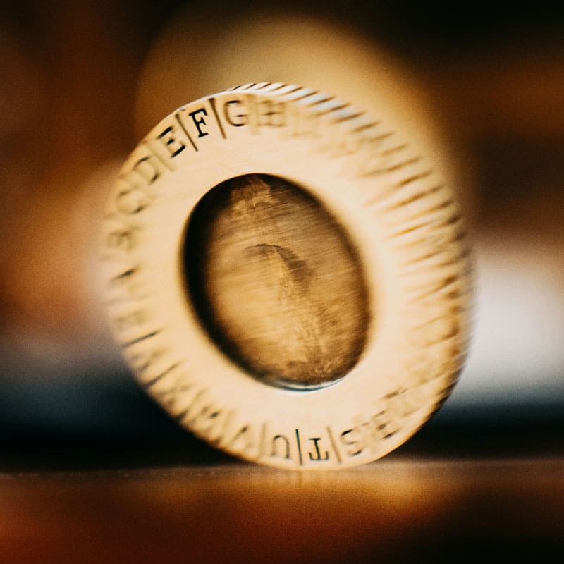 Jogo de Tabuleiro Box Two by Neil Patrick Harris - Mercado de Luxo - O Maior E-Commerce de Bens, Produtos e Serviços de Luxo do Brasil.