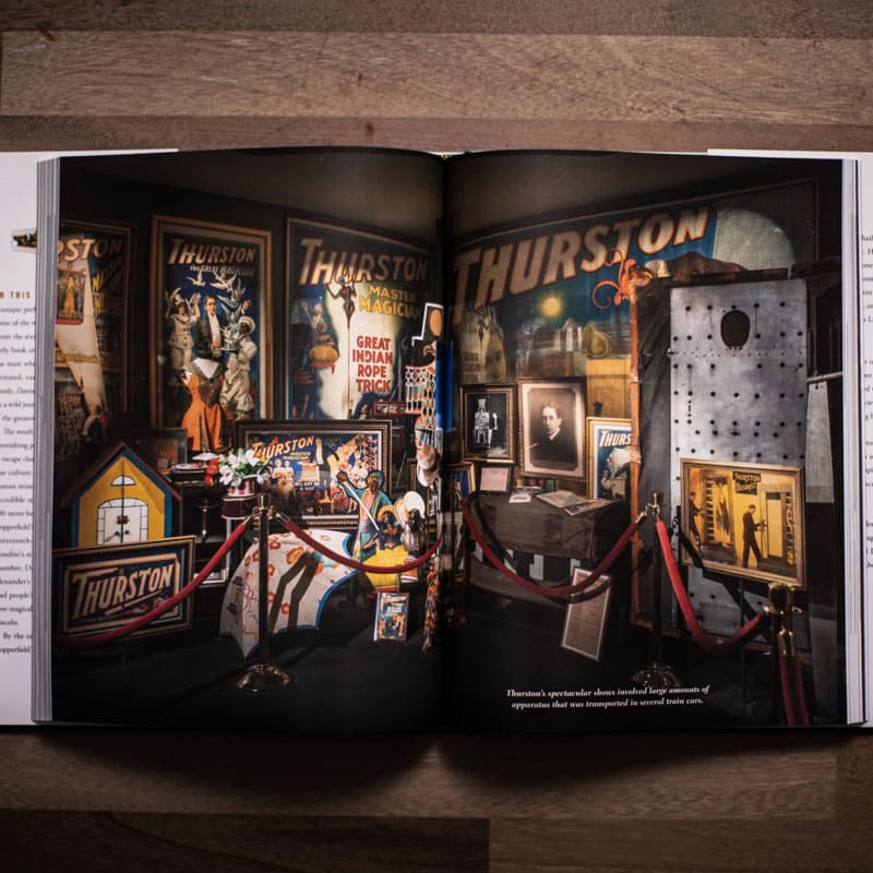 Livro do Lendário David Copperfield - History of Magic  - Mercado de Luxo - O Maior E-Commerce de Bens, Produtos e Serviços de Luxo do Brasil.