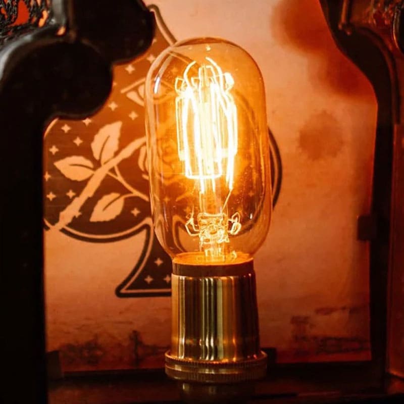 Luminária Antiga As de Espadas - Mercado de Luxo - O Maior E-Commerce de Bens, Produtos e Serviços de Luxo do Brasil.