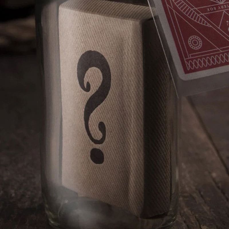 Mystery Bottle by Jamie D. Grant - Mercado de Luxo - O Maior E-Commerce de Bens, Produtos e Serviços de Luxo do Brasil.