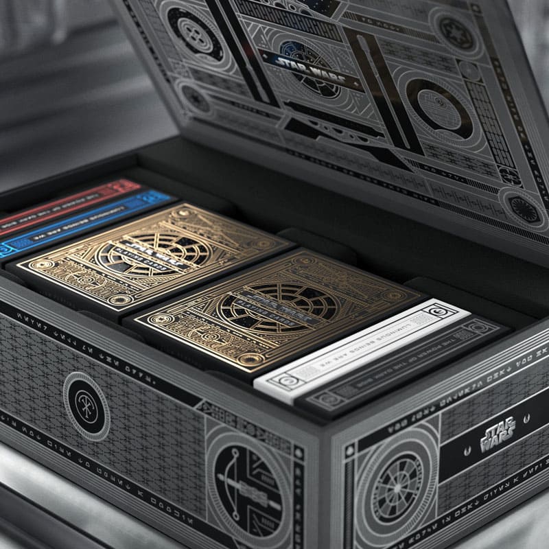 Baralho Star Wars The Force Collectors Edition Box - Mercado de Luxo - O Maior E-Commerce de Bens, Produtos e Serviços de Luxo do Brasil.