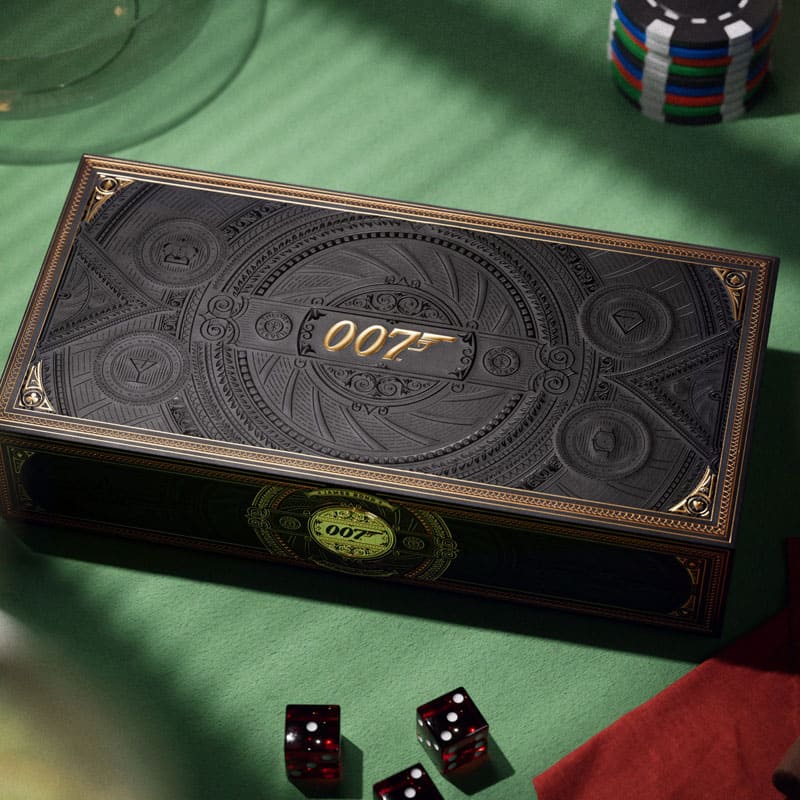 Baralho James Bond 007 Edição Cards and Pen by Theory11 6 Unidades - Mercado de Luxo - O Maior E-Commerce de Bens, Produtos e Serviços de Luxo do Brasil.