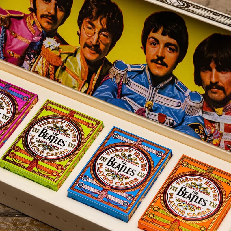 Baralho The Beatles Collectors Edition Box 4 Unidades - Mercado de Luxo - O Maior E-Commerce de Bens, Produtos e Serviços de Luxo do Brasil.