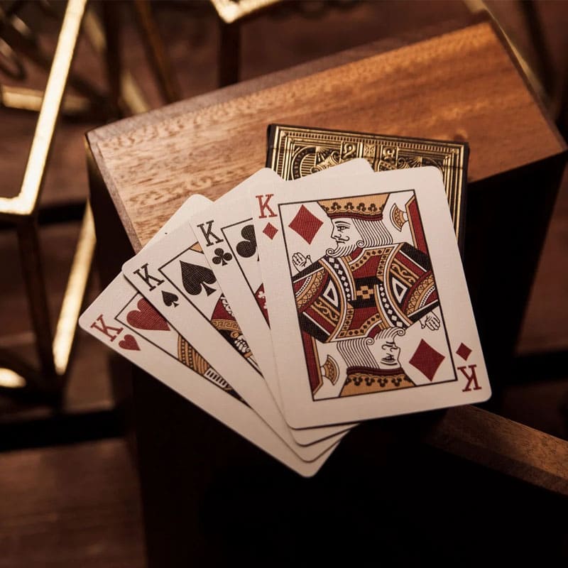 Baralho Citizens Wood Box 6 Unidades - Mercado de Luxo - O Maior E-Commerce de Bens, Produtos e Serviços de Luxo do Brasil.