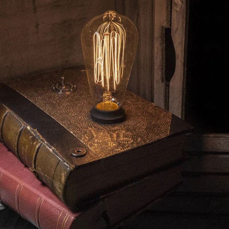 Caixa para Baralho The Contraband Book Lamps - Mercado de Luxo - O Maior E-Commerce de Bens, Produtos e Serviços de Luxo do Brasil.