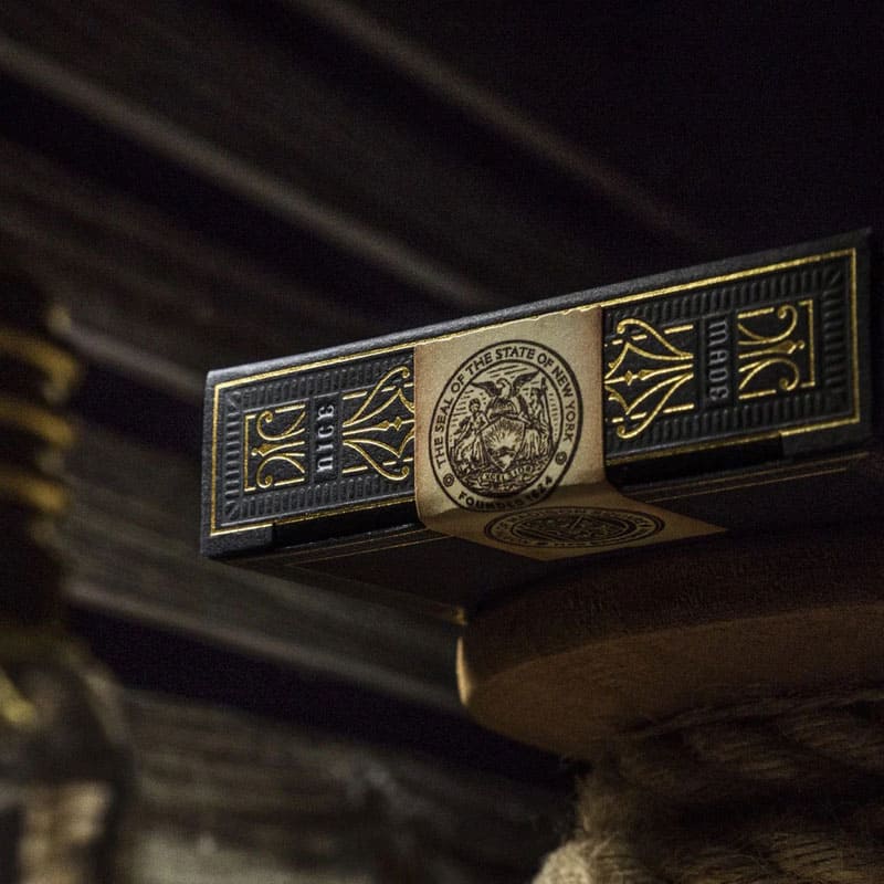 Baralho NoMad com Colaboração do The NoMad Hotel em New York City 4 Unidades - Mercado de Luxo - O Maior E-Commerce de Bens, Produtos e Serviços de Luxo do Brasil.