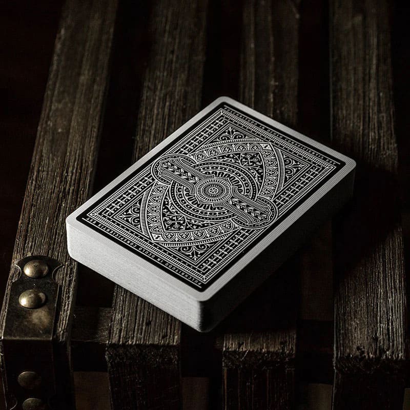 Baralho NoMad com Colaboração do The NoMad Hotel em New York City 4 Unidades - Mercado de Luxo - O Maior E-Commerce de Bens, Produtos e Serviços de Luxo do Brasil.