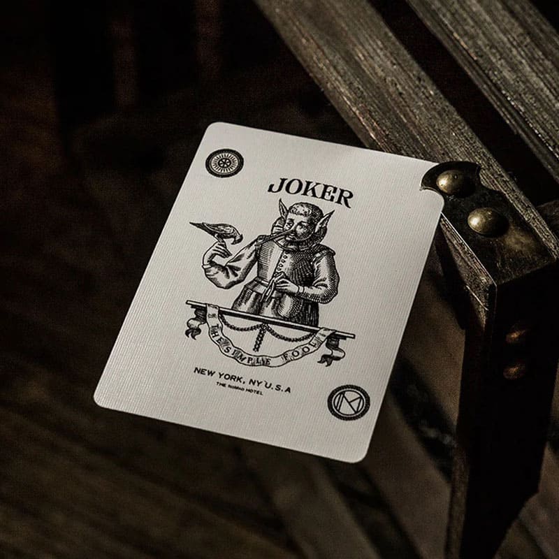 Baralho NoMad com Colaboração do The NoMad Hotel em New York City 4 Unidades - Mercado de Luxo - O Maior E-Commerce de Bens, Produtos e Serviços de Luxo do Brasil.