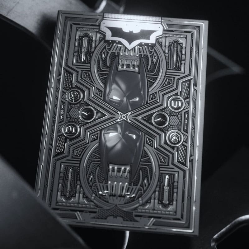 Baralho Batman The Dark Knight Trilogy 3 Unidades - Mercado de Luxo - O Maior E-Commerce de Bens, Produtos e Serviços de Luxo do Brasil.