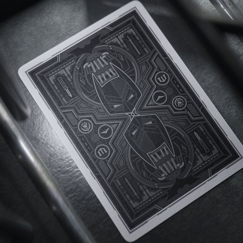 Baralho Batman The Dark Knight Trilogy 3 Unidades - Mercado de Luxo - O Maior E-Commerce de Bens, Produtos e Serviços de Luxo do Brasil.